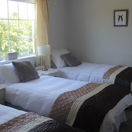 5 Mins Walk To Carrick - Sleeps 12 - Off Road Parking - Modern House Villa Bagian luar foto