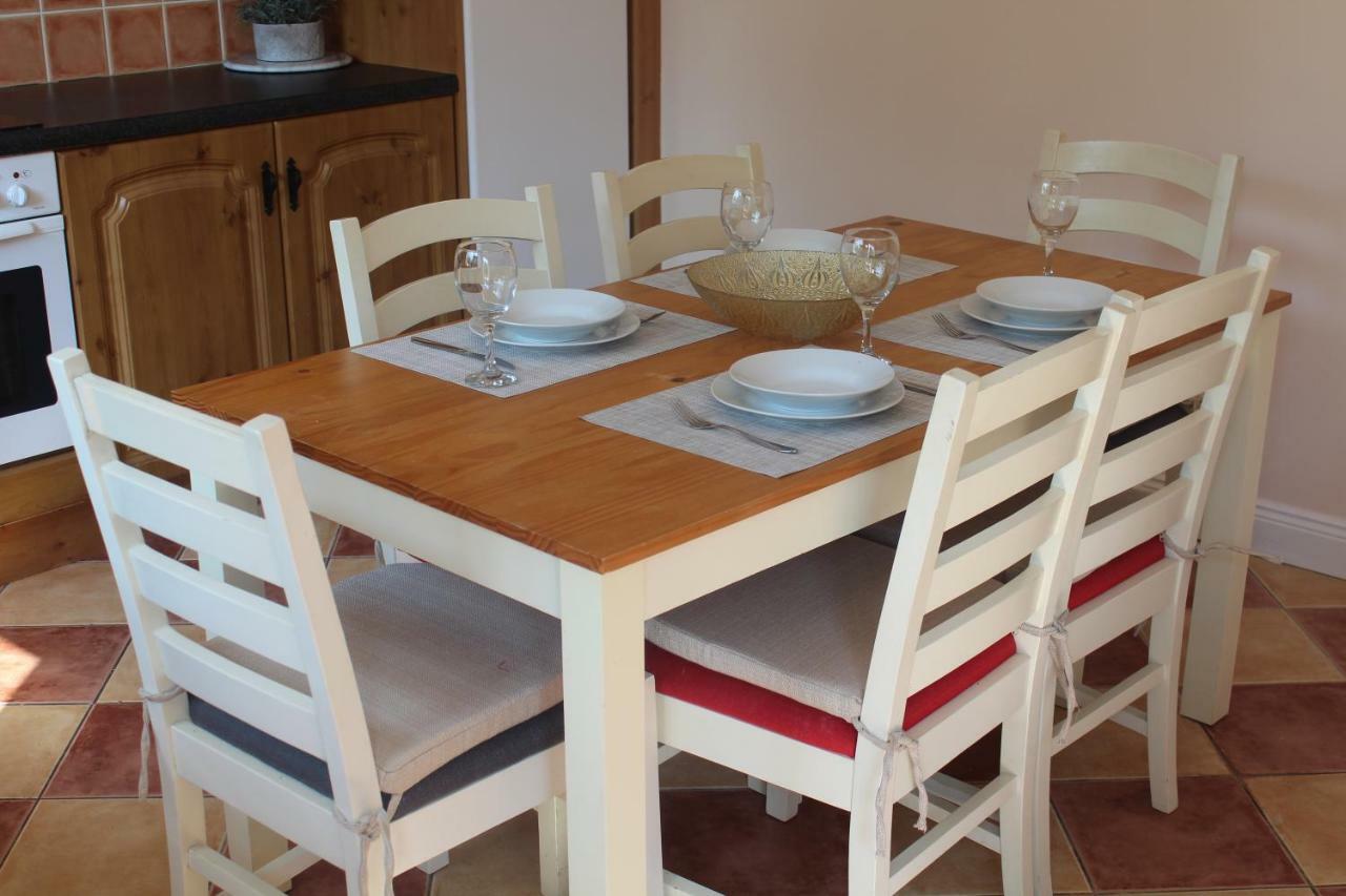 5 Mins Walk To Carrick - Sleeps 12 - Off Road Parking - Modern House Villa Bagian luar foto